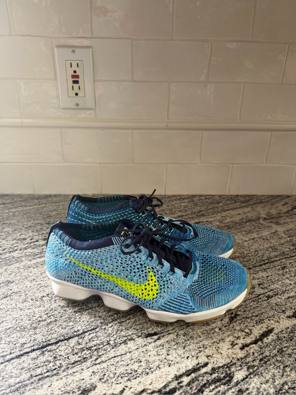 Women’s Nike Flyknit Zoom Agility 698616-404 Size 8.5